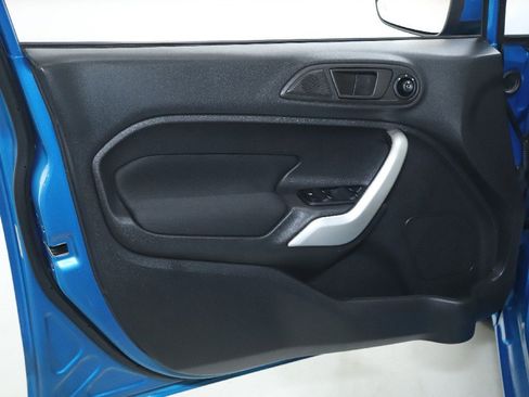 Used 2013 Ford Fiesta SE image 15