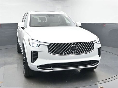 New 2026 Volvo XC90 B6 Plus image 2