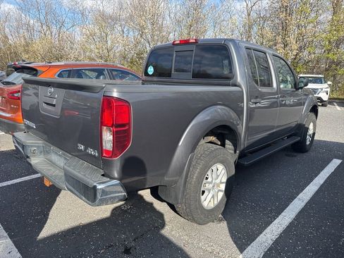 Used 2019 Nissan Frontier SV image 4
