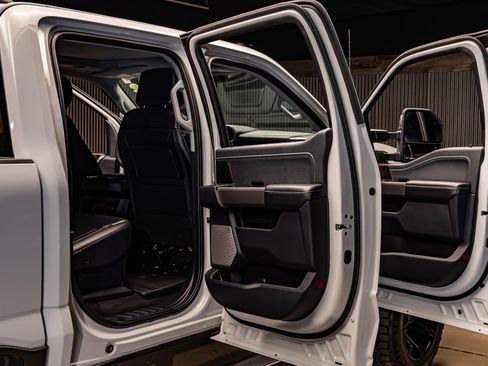 Used 2025 Ford F350 Lariat w/ Lariat Ultimate Package image 33