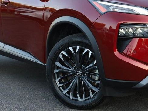 Certified 2025 Nissan Rogue SL w/ Tech Package AWD/4WD image 3