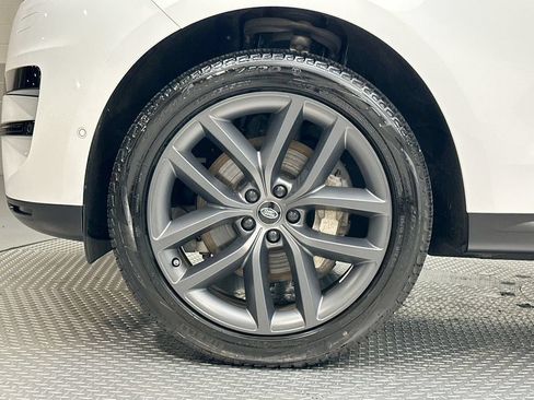 Used 2024 Land Rover Range Rover Sport SE AWD/4WD image 17
