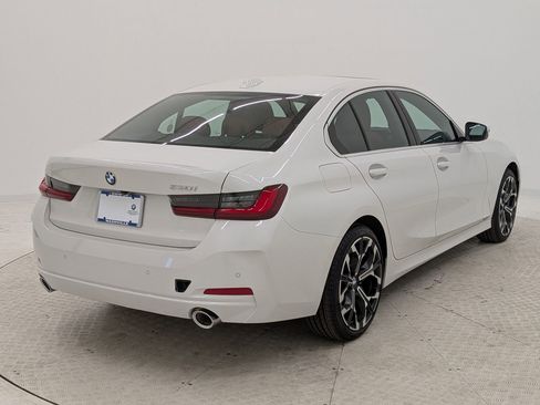 Used 2025 BMW 330i Sedan w/ Premium Package image 9