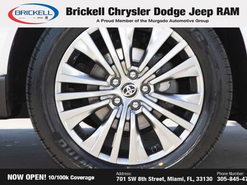 Used 2022 Toyota Venza XLE image 40