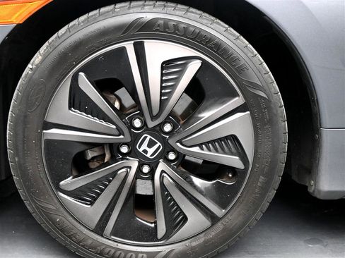 Used 2019 Honda Civic EX image 18