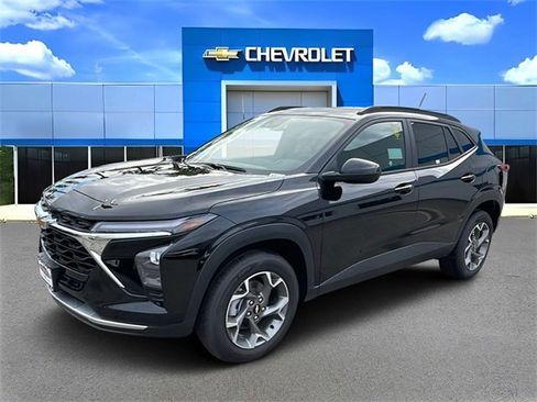 New 2026 Chevrolet Trax LT w/ Driver Confidence Package image 7