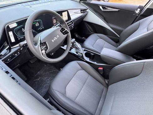 New 2025 Kia Niro EX image 14