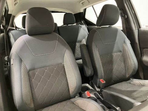 Used 2019 Nissan Kicks S image 45
