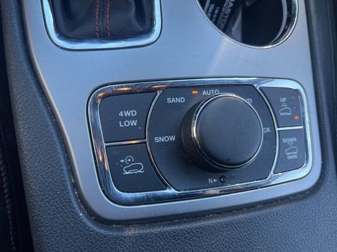 Used 2017 Jeep Grand Cherokee Trailhawk image 11