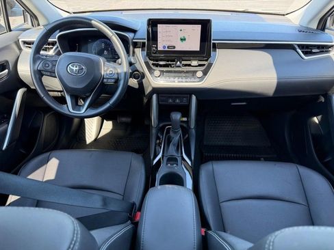 Used 2023 Toyota Corolla Cross XLE w/ Convenience Package AWD/4WD image 13
