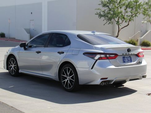 Used 2022 Toyota Camry SE FWD image 7