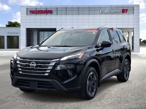 Certified 2025 Nissan Rogue SV FWD image 3