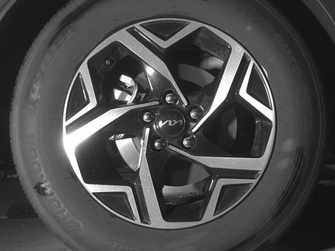 Used 2025 Kia Sportage LX FWD image 15