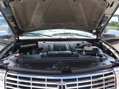 Used 2014 Lincoln Navigator 2WD image 28