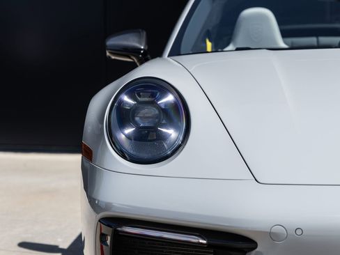 Certified 2022 Porsche 911 Targa 4S AWD/4WD image 21