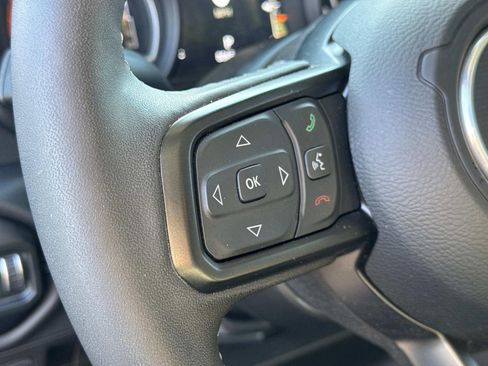 Used 2025 Jeep Gladiator Rubicon w/ Convenience Group image 29