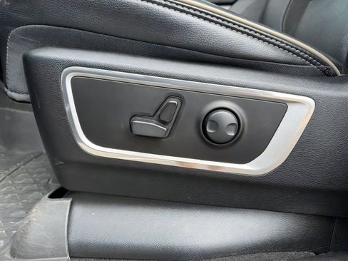 Used 2023 RAM 1500 Laramie AWD/4WD image 15