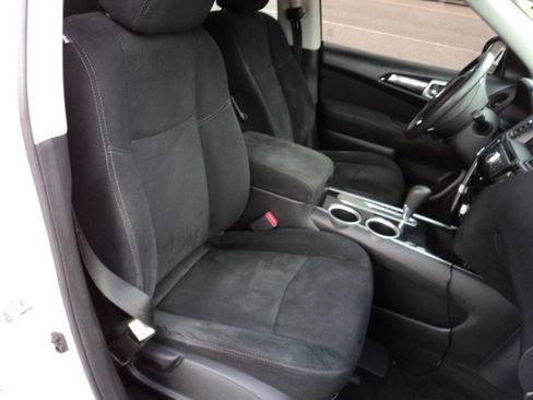 Used 2014 Nissan Pathfinder S image 21