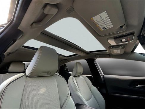 Used 2024 Toyota Prius XLE image 24