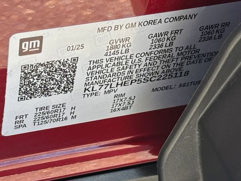 Used 2025 Chevrolet Trax LT FWD image 28