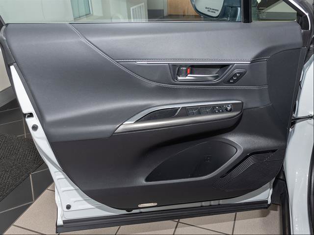 Used 2024 Toyota Venza XLE AWD/4WD image 10