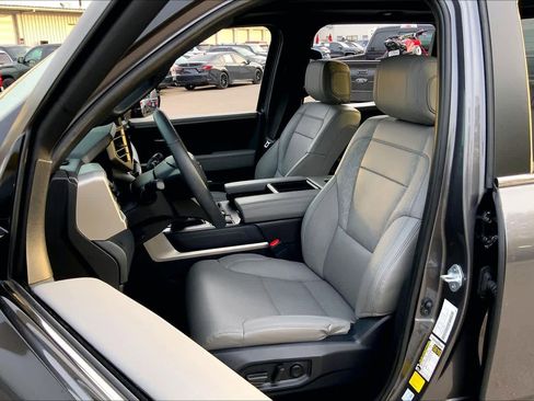 Used 2025 Toyota Tundra Limited image 7