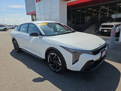 Used 2025 Kia K4 GT-Line FWD image 1