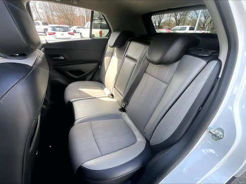 Used 2016 Chevrolet Trax LT w/ LT Convenience Package image 19