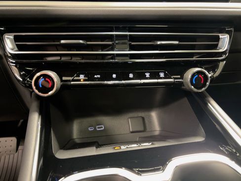 New 2026 Chevrolet Traverse LT w/ Sun and Wheel Package image 26