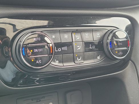 Used 2023 Buick Encore GX Essence w/ Advanced Technology Package FWD image 27