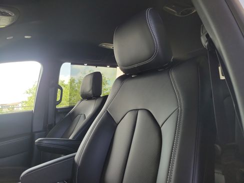 New 2026 Chrysler Pacifica Select FWD image 18