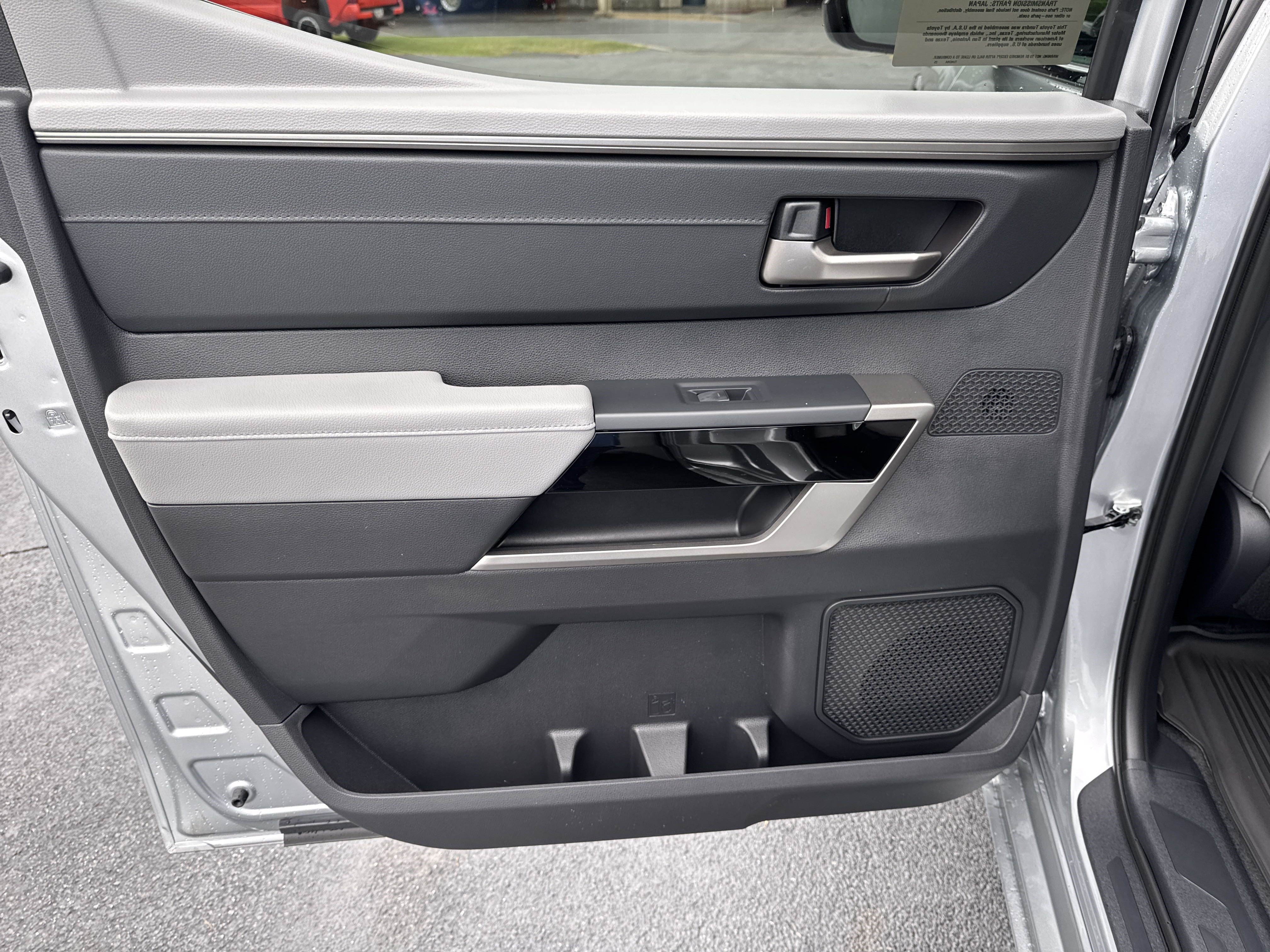 New 2025 Toyota Tundra Limited w/ Power Package AWD/4WD image 28