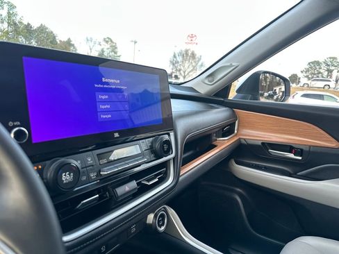 Used 2025 Toyota Grand Highlander Limited image 17