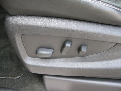 Used 2016 Chevrolet Tahoe LT RWD image 17
