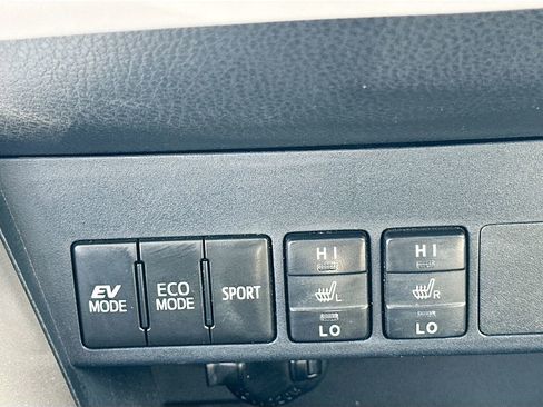 Used 2017 Toyota RAV4 Limited w/ Advanced Technology Package image 20