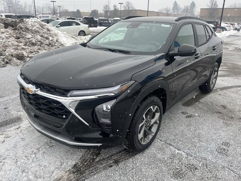 New 2026 Chevrolet Trax LT w/ Driver Confidence Package image 3