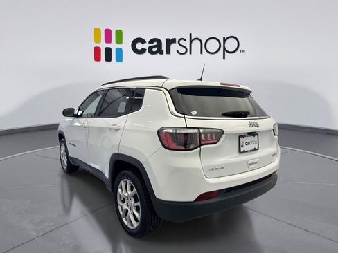 Used 2023 Jeep Compass Latitude w/ Sun and Sound Group AWD/4WD image 3