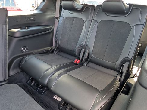 New 2025 Jeep Grand Cherokee L Altitude image 13