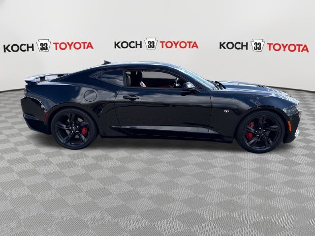Used 2021 Chevrolet Camaro SS RWD image 9