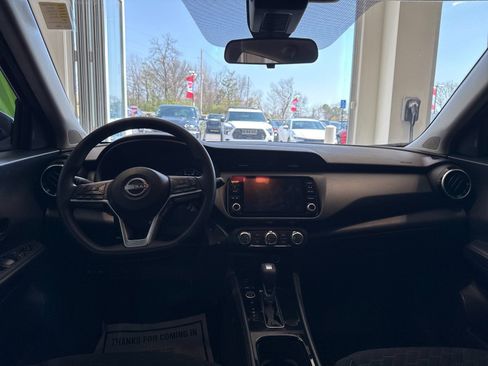 Used 2024 Nissan Kicks SV image 13