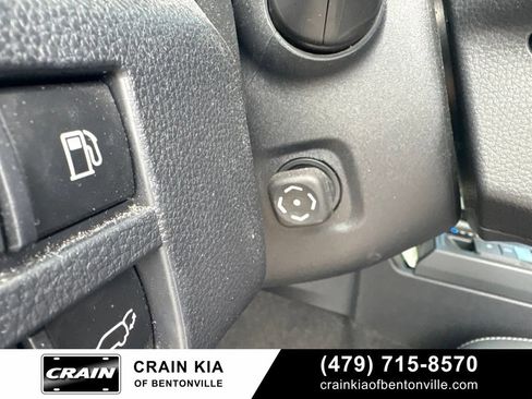 Used 2025 Toyota 4Runner Limited AWD/4WD image 12