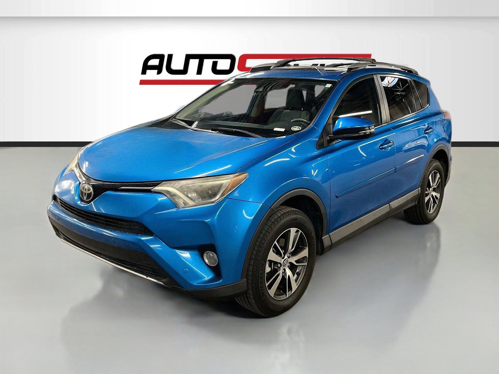 Used 2017 Toyota RAV4 XLE FWD image 3