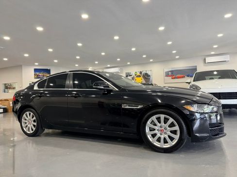 Used 2019 Jaguar XE RWD image 7