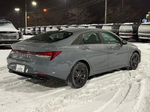 Used 2022 Hyundai Elantra SEL w/ Convenience Package image 6