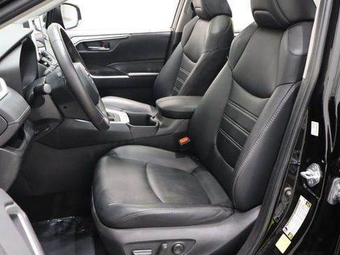 Used 2024 Toyota RAV4 XLE Premium image 11