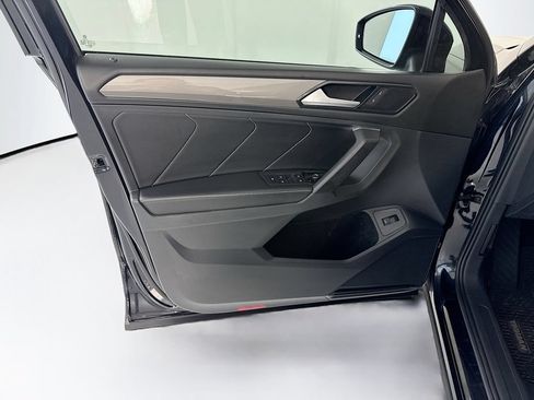 Used 2022 Volkswagen Tiguan SE FWD image 25