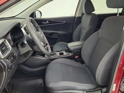 Used 2019 Kia Sorento FWD image 16