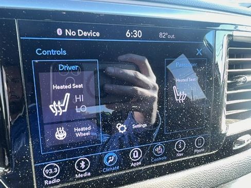 Used 2018 Chrysler Pacifica Touring-L Plus FWD image 28