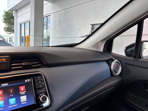 Used 2025 Nissan Versa SV FWD image 35