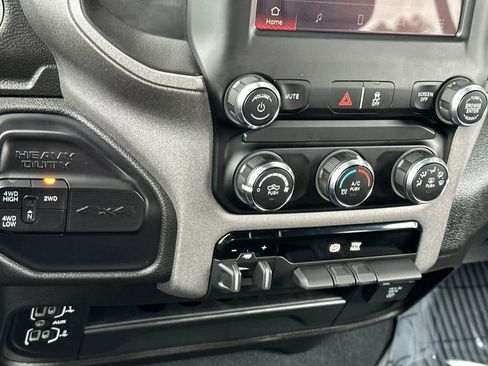 Used 2024 RAM 3500 Tradesman w/ Chrome Appearance Group image 19